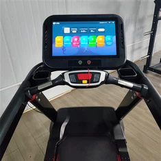 Spor Salonu Koşu Bandı Lcd Ekranı Uygulamalı